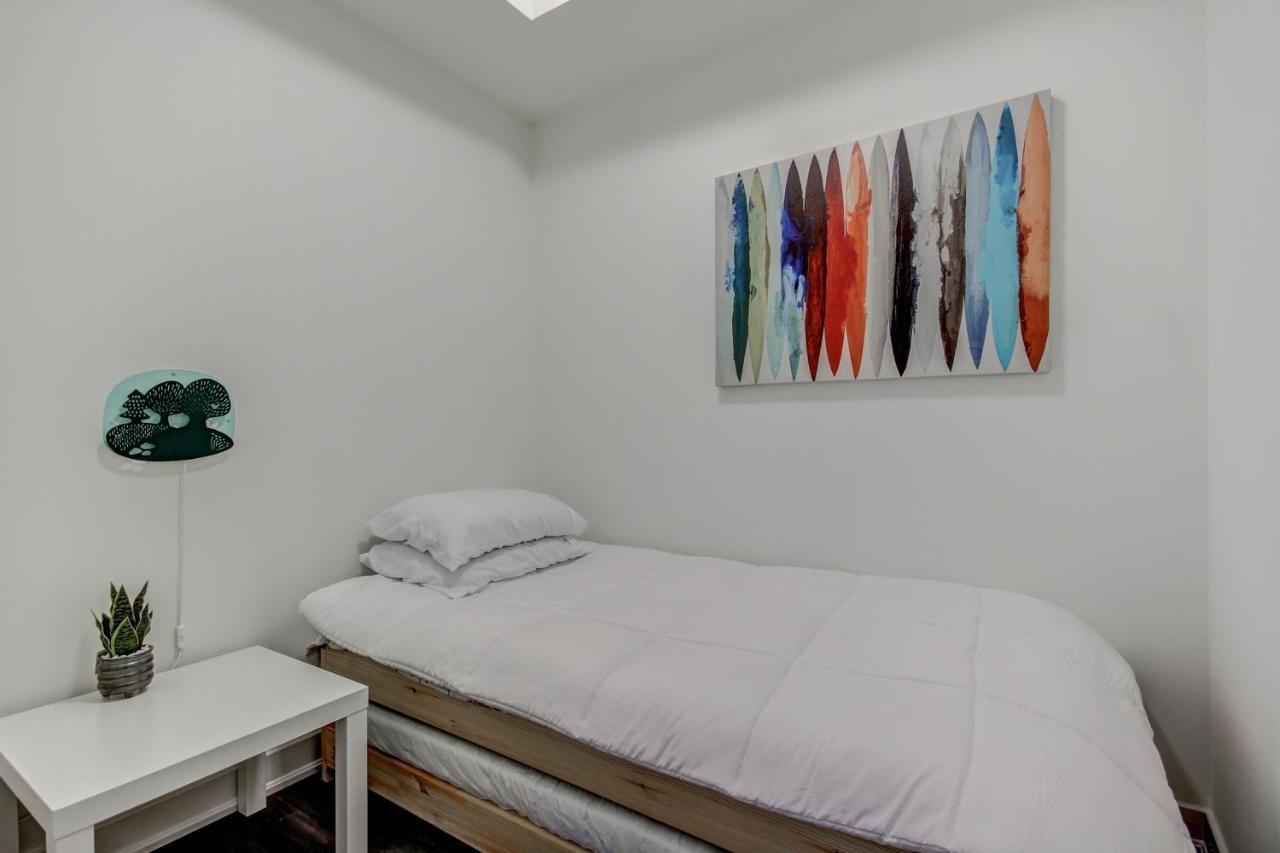 The Benetton Suite - Square One 1 Bedroom + Den + 1 Parking Mississauga Exterior foto